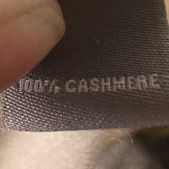 Neiman Marcus 100% Cashmere Colorblock Cardigan - Picture 4 of 5